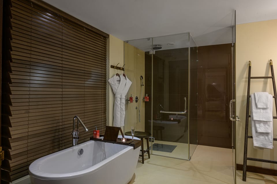 Separate tub and shower, free toiletries, hair dryer, bathrobes