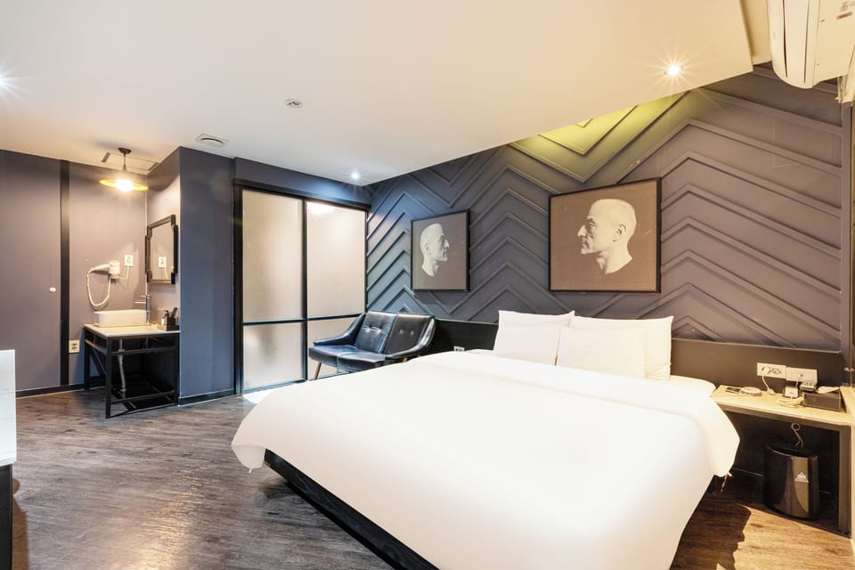 Double Room | Premium bedding, down comforters, free WiFi, bed sheets