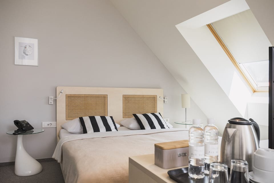 Family Quadruple Room | Hypo-allergenic bedding, in-room safe, desk, soundproofing