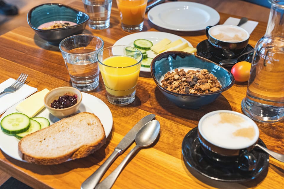 Free daily buffet breakfast