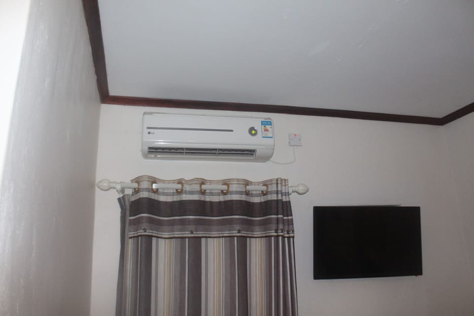 In-room safe, laptop workspace, iron/ironing board (on request)