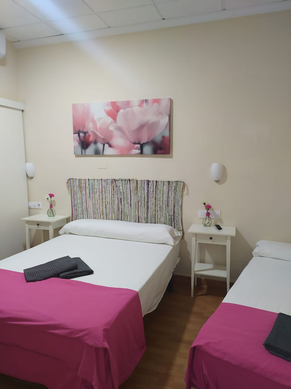 FAMILIAR DOBLE MATRIMONIAL + SUPLETORIA BAÑO PRIVADO | Individually decorated, individually furnished, desk, blackout drapes
