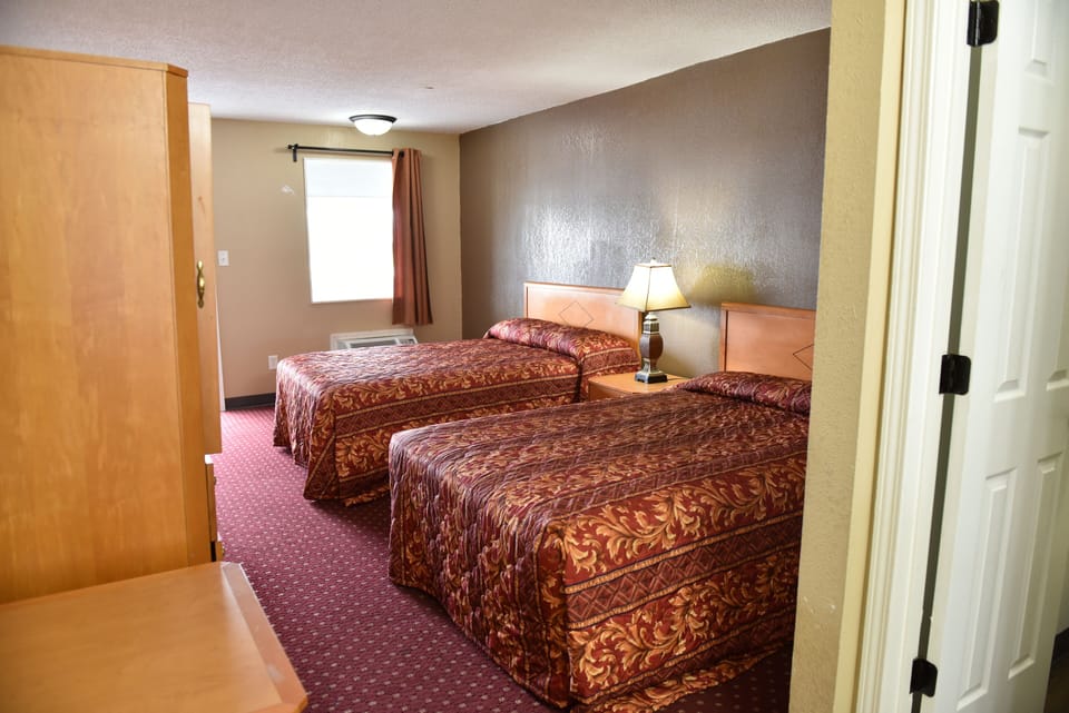 Room, 1 Queen Bed, Accessible | Free WiFi, bed sheets
