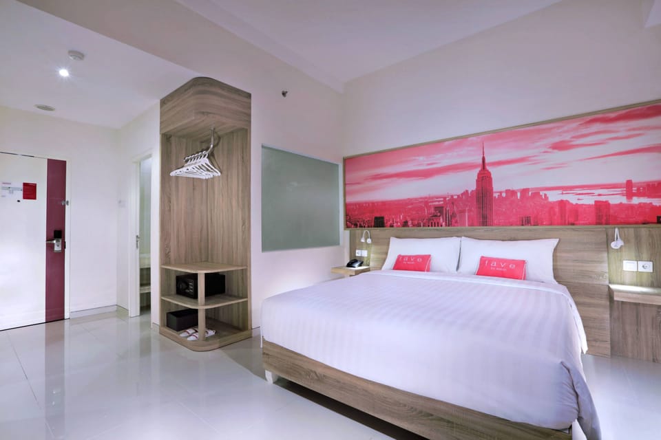 In-room safe, desk, soundproofing, iron/ironing board (on request)