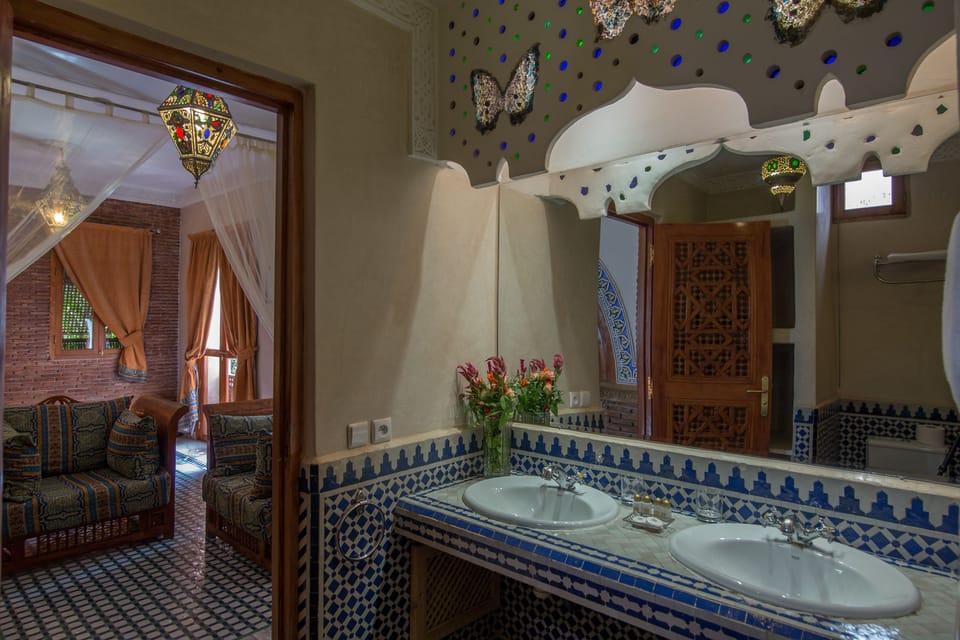 Suite | Bathroom sink