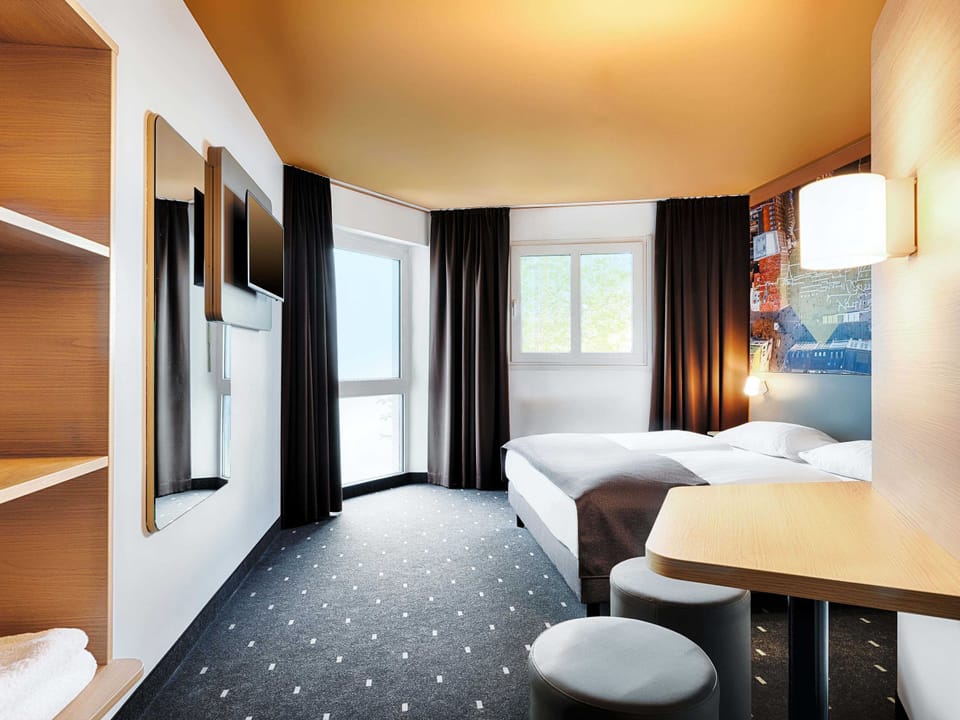 Double Room with french Bed | Hypo-allergenic bedding available, in-room safe, desk, blackout drapes
