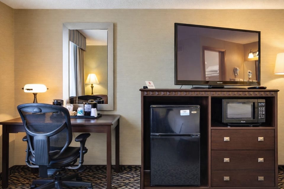 In-room safe, desk, iron/ironing board, free WiFi