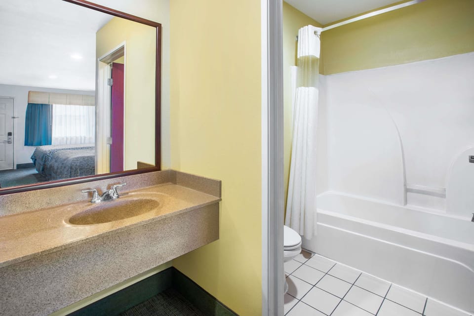 Days Inn by Wyndham Abbeville Hotel in Abbeville