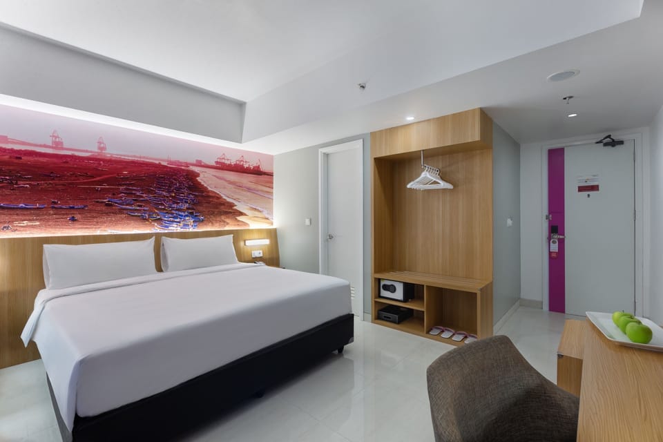 Premier Room | Premium bedding, in-room safe, desk, soundproofing