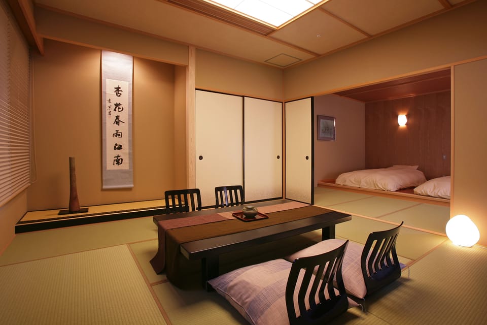 Luxury Suite, Private Bathroom, Executive Level | In-room safe, WiFi (free), bed sheets