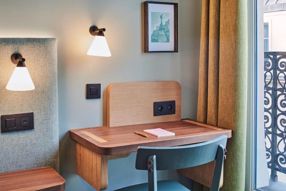 Twin Room | In-room safe, desk, blackout drapes, soundproofing