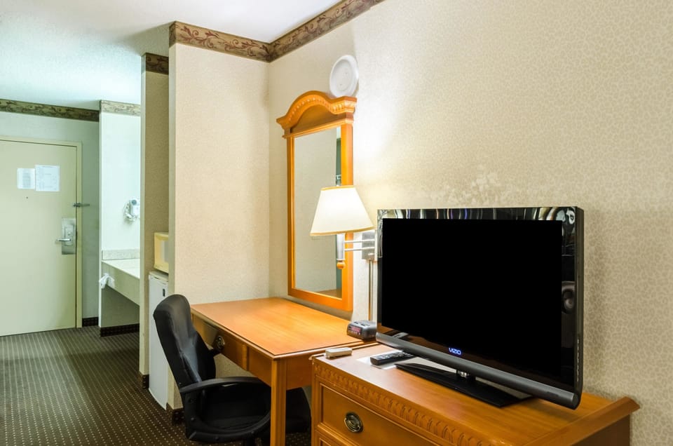 Desk, iron/ironing board, free WiFi, bed sheets