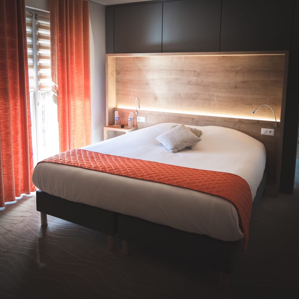 Luxury Double Room, 1 Queen Bed | Premium bedding, desk, blackout drapes, soundproofing