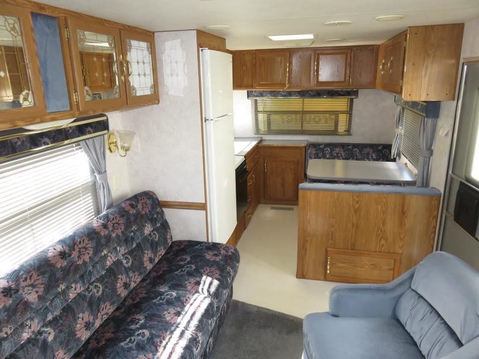 Mobile Home, Refrigerator & Microwave, Mountain View | Living room