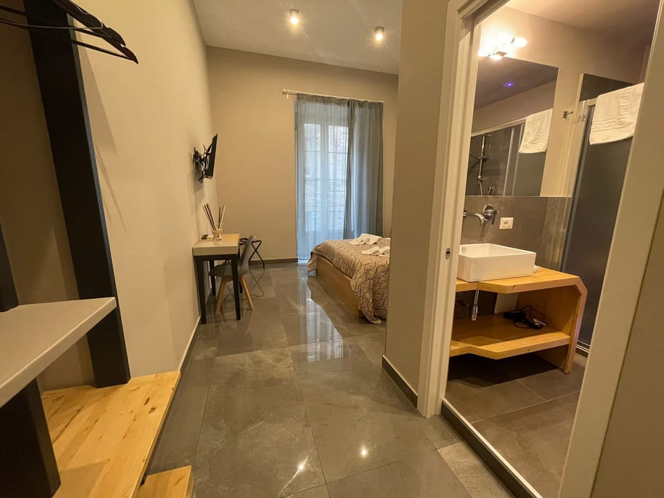 Deluxe Double Room | Down comforters, in-room safe, free WiFi, bed sheets
