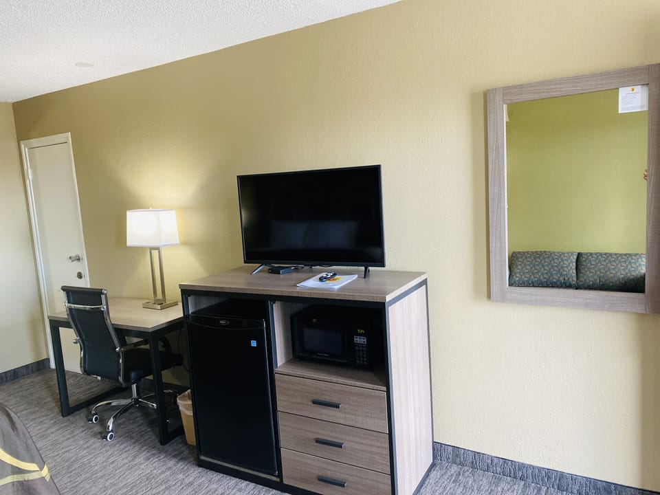 In-room safe, desk, iron/ironing board, cribs (free)