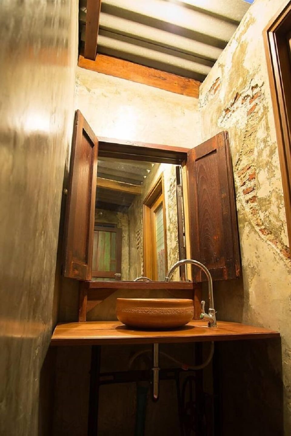 Family Room | Bathroom sink