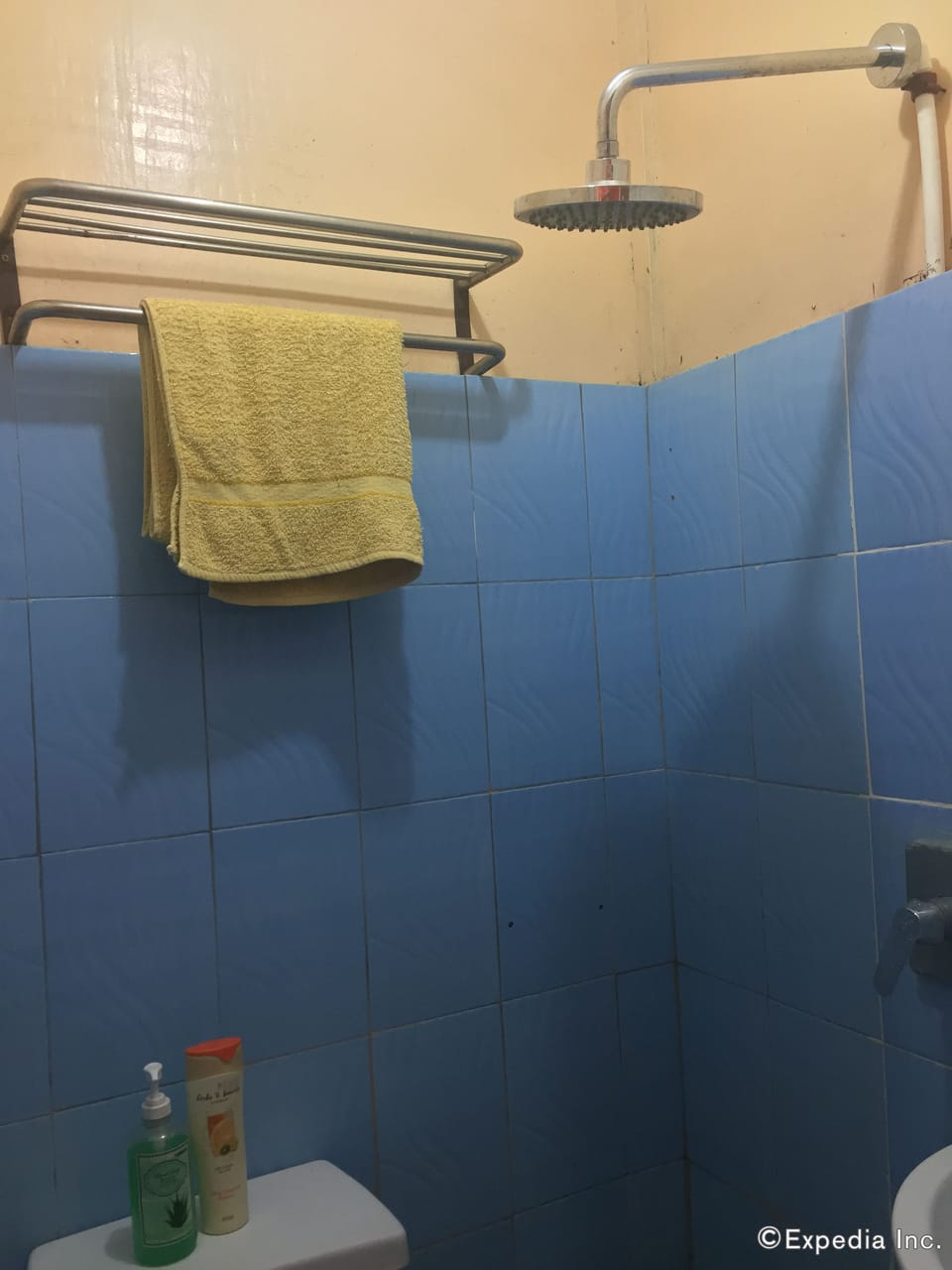 Standard Room | Bathroom shower