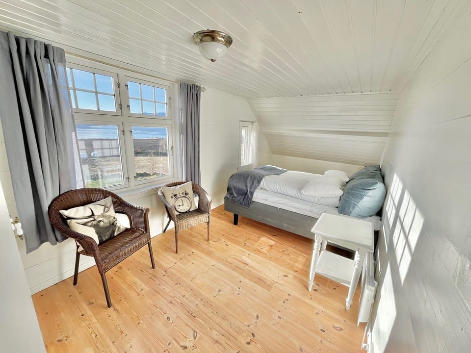 Oanes House | Pillowtop beds, individually decorated, desk, free WiFi