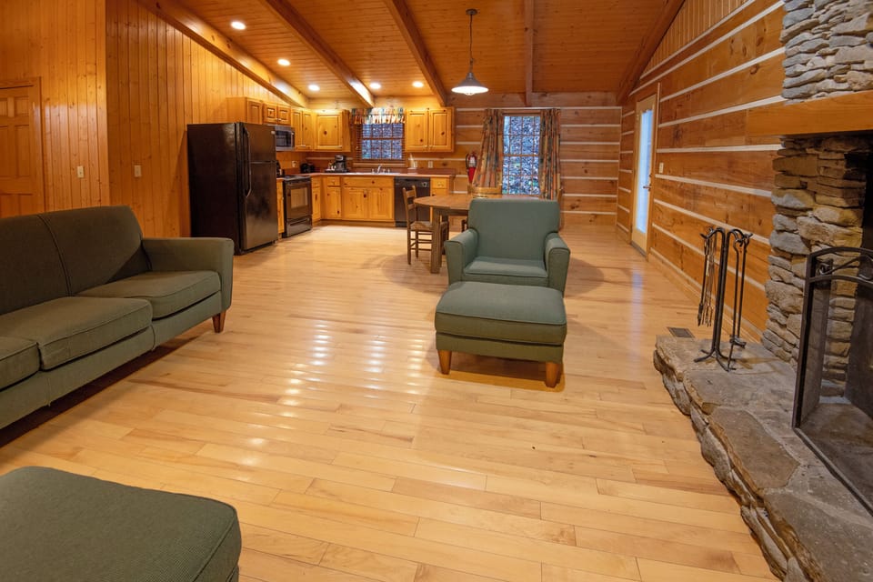 Cabin, 2 Bedrooms, Kitchen | Living area | 32-inch flat-screen TV with cable channels, TV