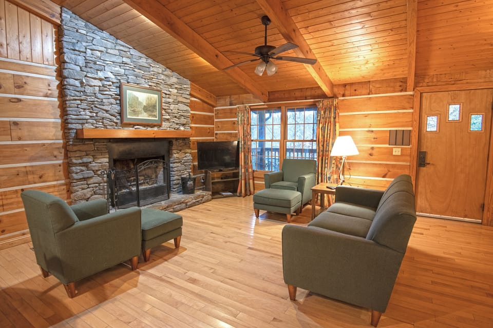 Cabin, 2 Bedrooms, Kitchen | Living area | 32-inch flat-screen TV with cable channels, TV