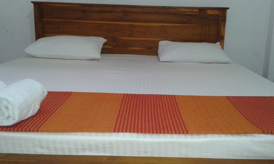 Romantic Room, 1 Double Bed | In-room safe, desk, free cribs/infant beds, rollaway beds