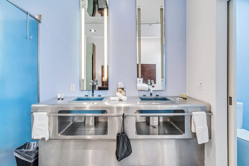 Standard Room, 1 King Bed, Private Bathroom (Self check-in) | Bathroom | Shower, rainfall showerhead, free toiletries, hair dryer