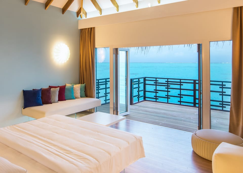 Lagoon Suite with Slide | Premium bedding, minibar, in-room safe, desk