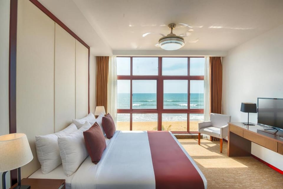 Family Suite | In-room safe, desk, iron/ironing board, rollaway beds