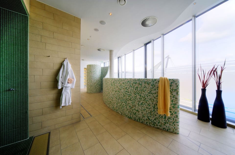 Sauna, steam room, massages