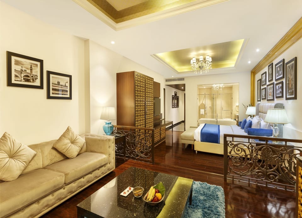 Executive Suite, 1 Double Bed with Sofa bed, Private Bathroom, City View | Egyptian cotton sheets, premium bedding, down comforters