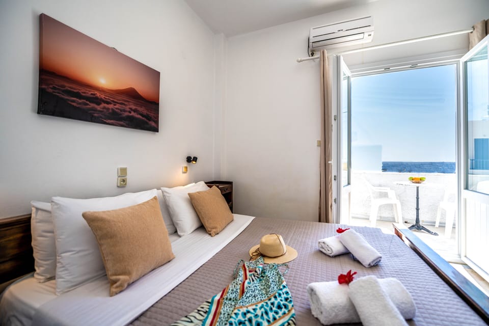 Standard Double Room, Balcony | Hypo-allergenic bedding, individually furnished, desk, soundproofing