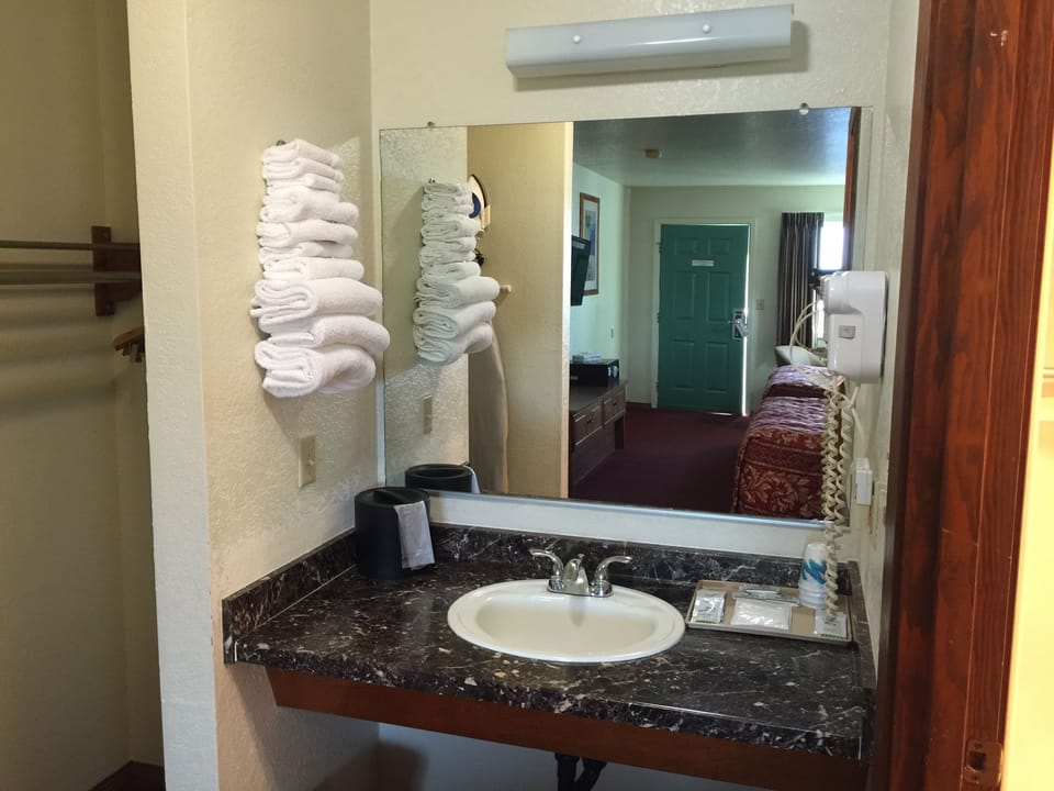 Westward Inn Motel in Brookings