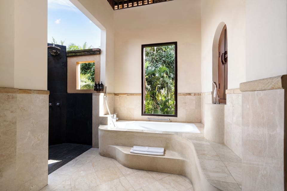 Bebek Deluxe Room with View | Bathroom | Designer toiletries, hair dryer, slippers, bidet