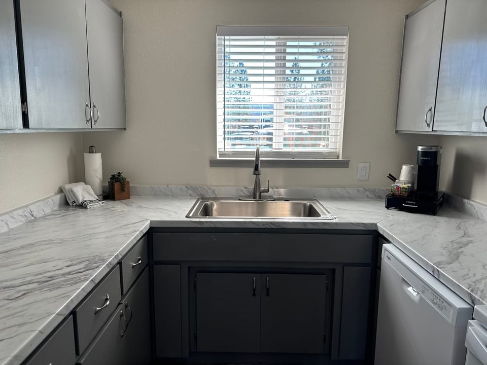 Classic Suite | Private kitchen | Mini-fridge, microwave, coffee/tea maker
