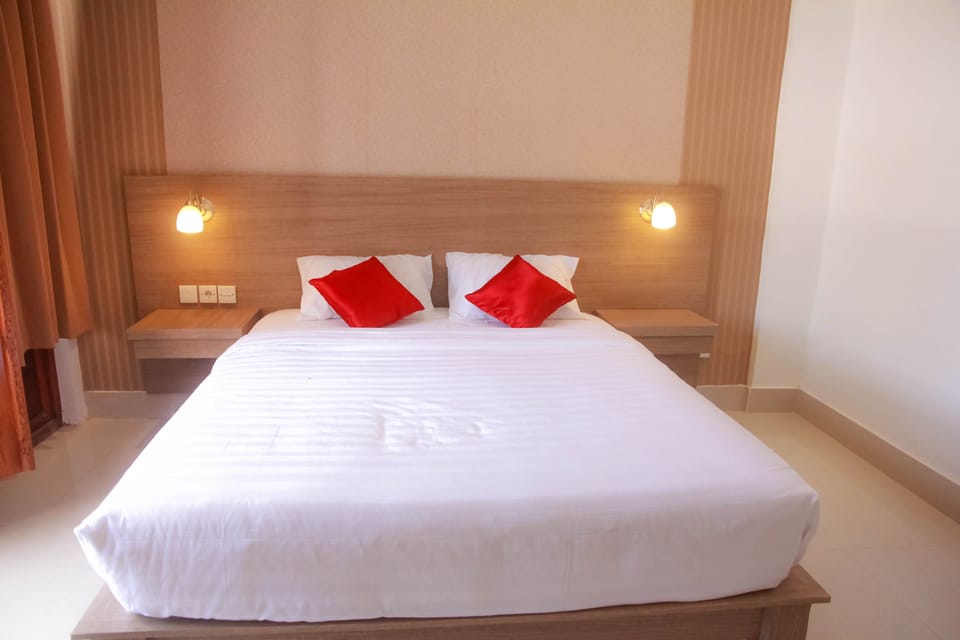 In-room safe, desk, soundproofing, free WiFi
