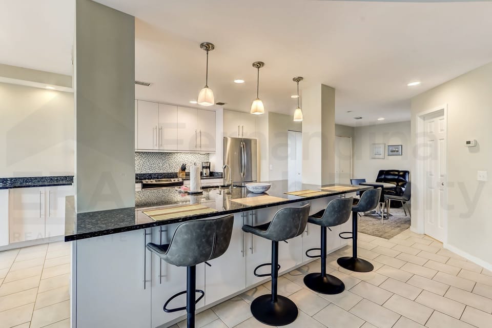 Condo, 3 Bedrooms | Private kitchen | Full-size fridge, microwave, oven, stovetop