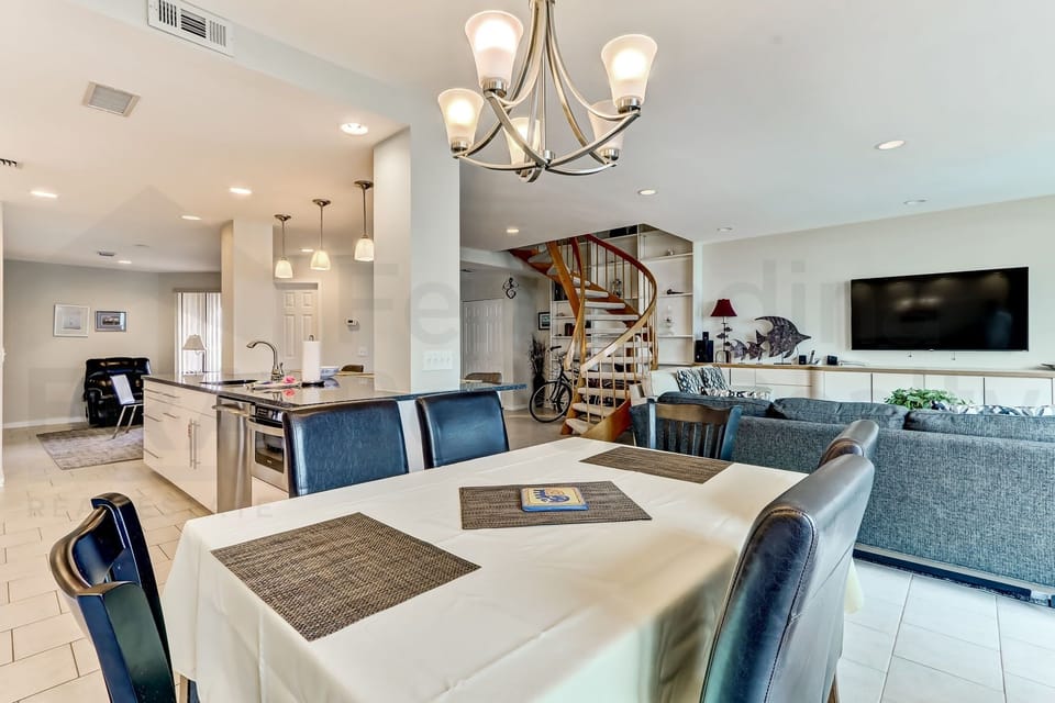 Condo, 3 Bedrooms | Interior