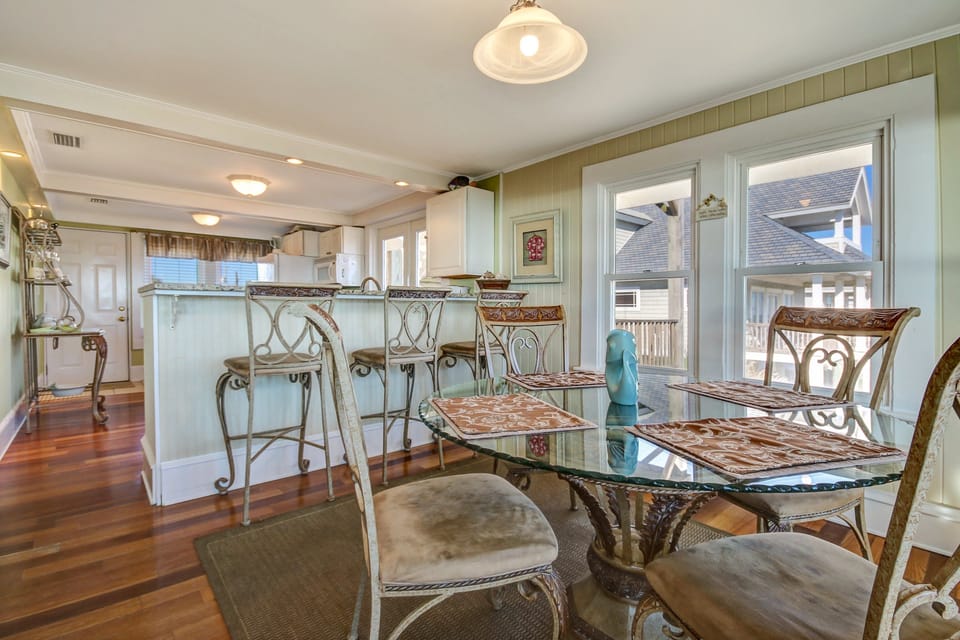 House, 3 Bedrooms | Dining