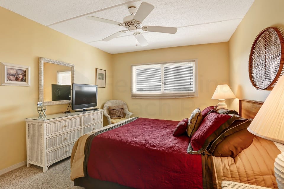 Condo, 2 Bedrooms | 2 bedrooms, free WiFi, bed sheets