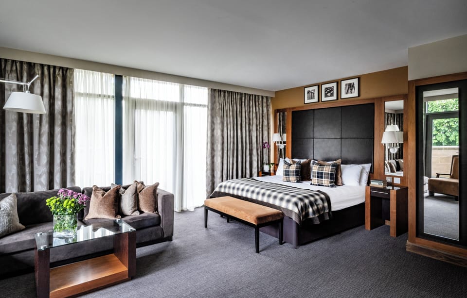 Premium bedding, in-room safe, desk, laptop workspace