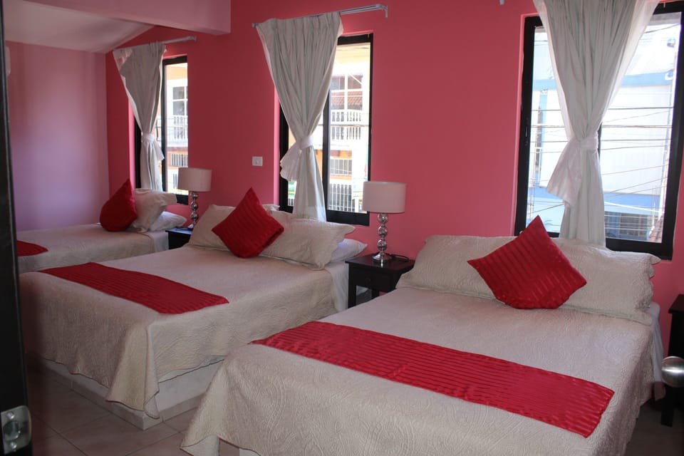 Habitacion Triple | Premium bedding, free WiFi