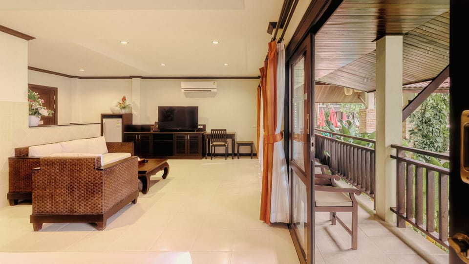 Triple Suite Room | In-room safe, cribs (free), rollaway beds (surcharge), WiFi (free)