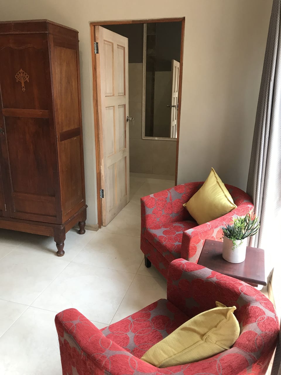 Family Room, 1 Bedroom, Courtyard Area | Living area | 32-inch LED TV with digital channels, TV