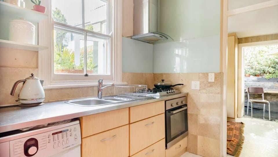 Double Bedroom, Optional Self-Catering | Private kitchen | Fridge, coffee/tea maker, cookware/dishes/utensils