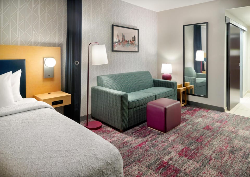 Studio Suite, 1 King Bed, Non Smoking | Living area | 42-inch LCD TV with cable channels, TV