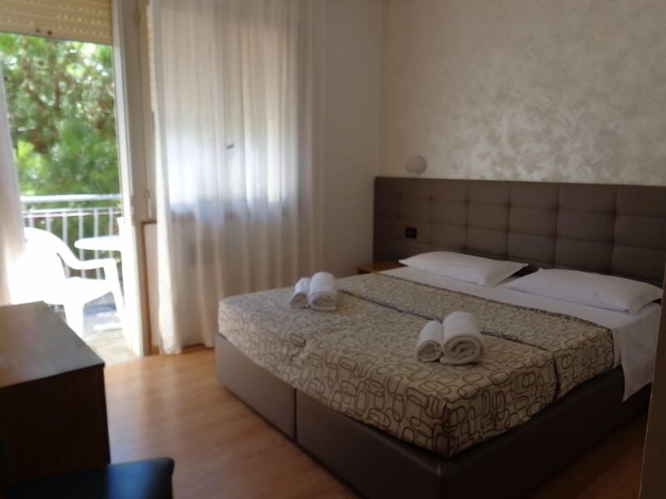 Double or Twin Room | Desk, free WiFi