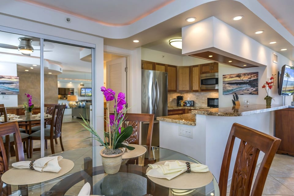 Condo, 1 Bedroom | Private kitchen | Coffee/tea maker, full-size fridge, microwave, oven