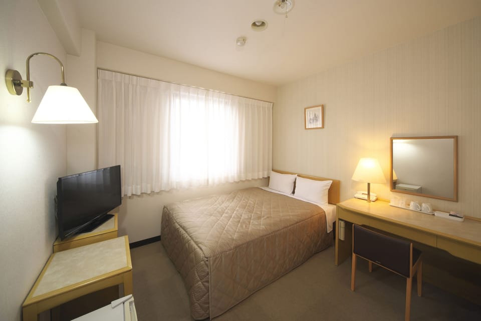 Standard Double Room, Non Smoking | Desk, free WiFi, bed sheets
