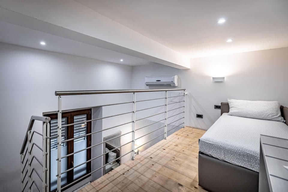 Deluxe Suite | Premium bedding, down comforters, minibar, desk